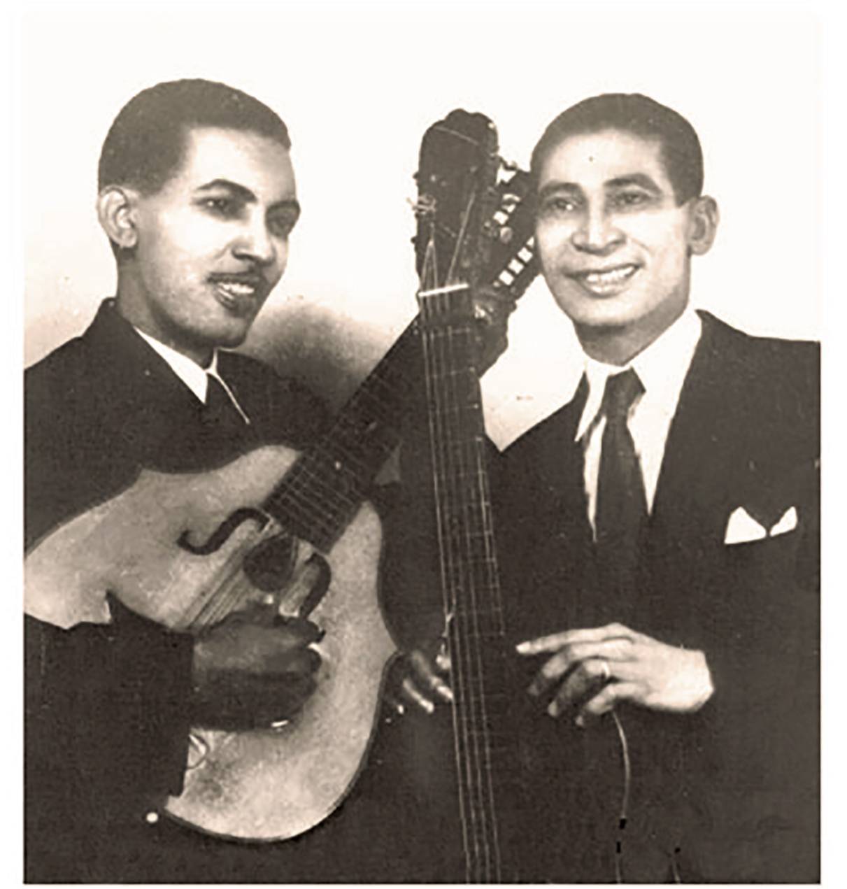 Francisco Repilado y Lorenzo Hierrezuelo, integrantes del legendario dúo Los Compadres. Foto: Humo Graphic.